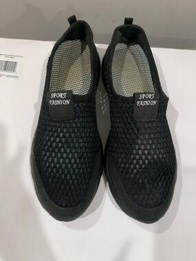 Men's Black Slip-On Mesh Sneakers